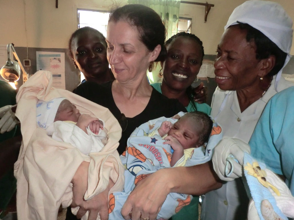 09b99f_05b6fcf687894a509f2f33226fbab566-mv2